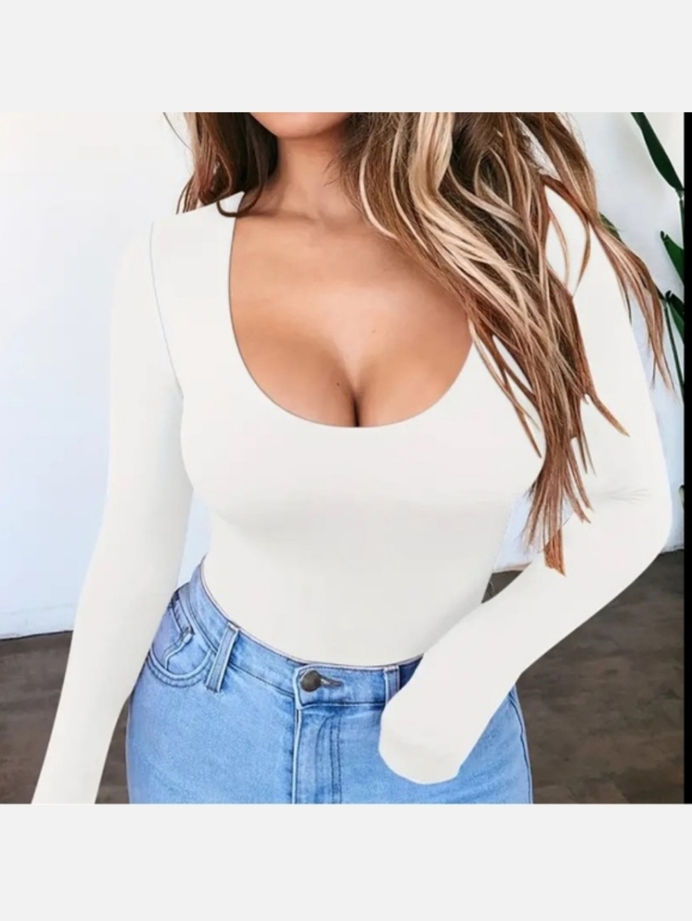 Pumiey Long Sleeve Scoop Neck Bodysuit - White